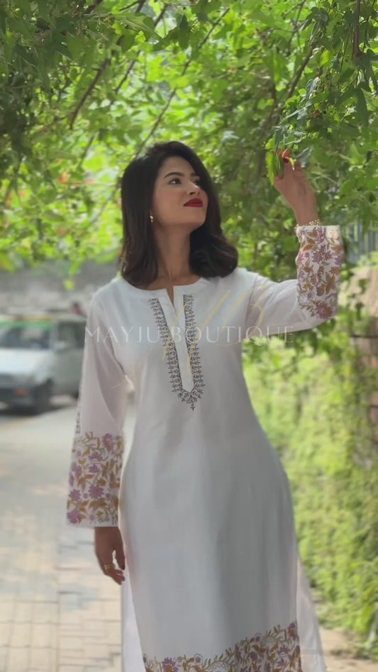 White Kurtha With Plajo